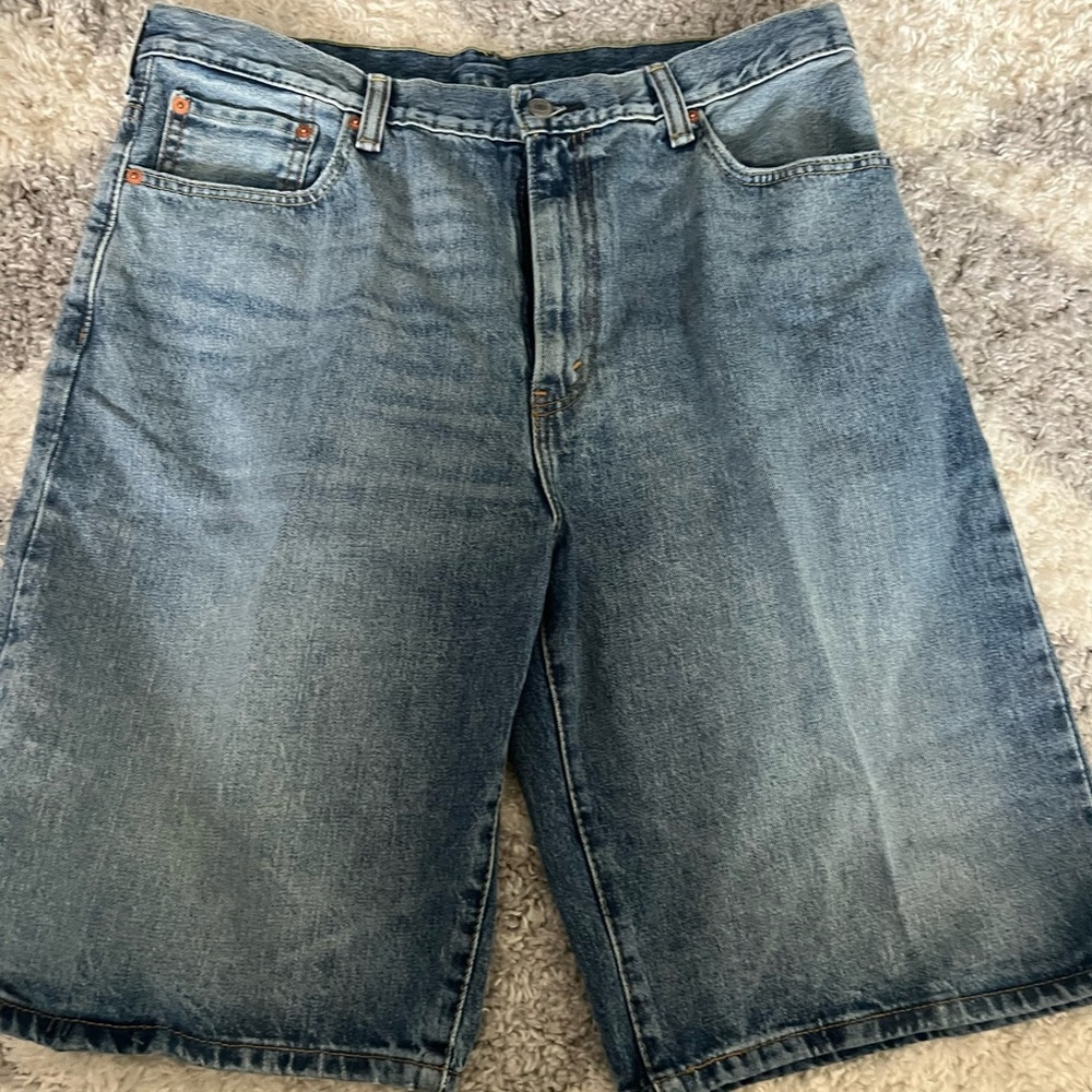 Levi men’s 569 shorts sz 36